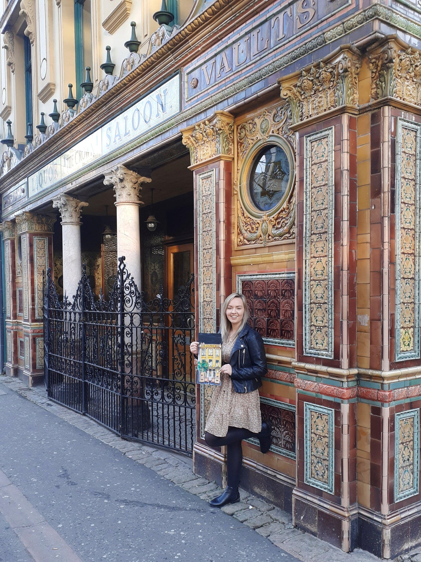 Limited Edition Print Crown Bar in Belfast - Image #4
